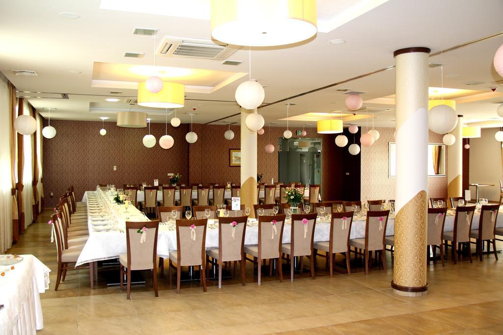 Hotel Austeria Conference & Spa Ciechocinek Luaran gambar