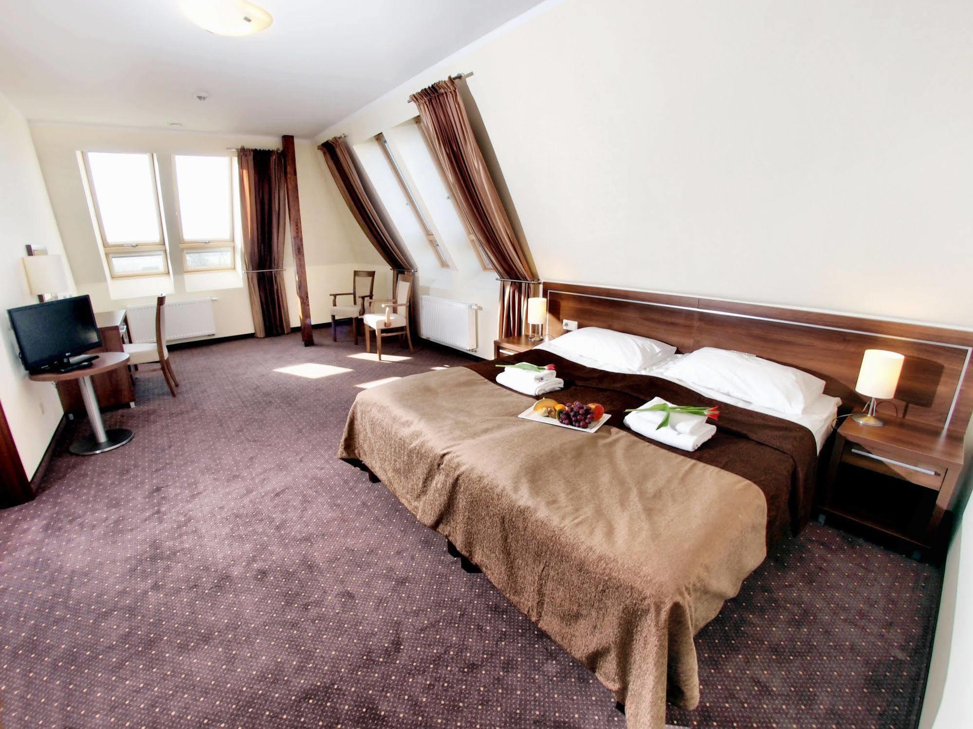 Hotel Austeria Conference & Spa Ciechocinek Luaran gambar