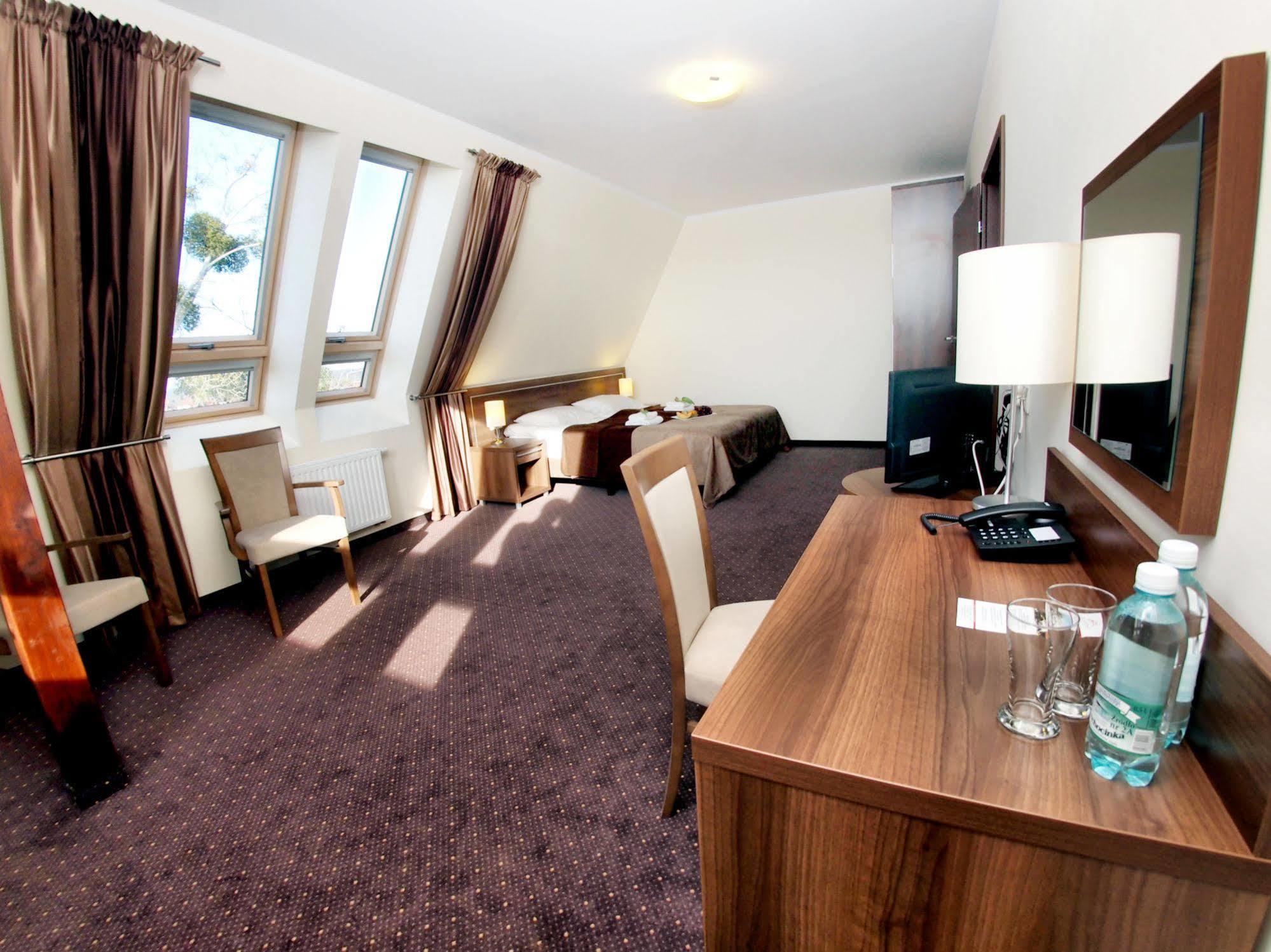 Hotel Austeria Conference & Spa Ciechocinek Luaran gambar